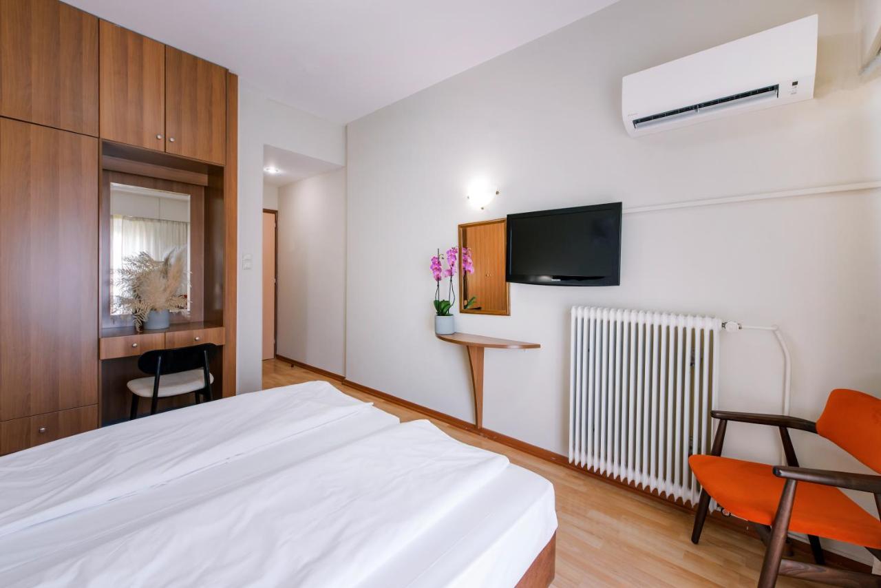 Hotel Cronos Arta Bagian luar foto