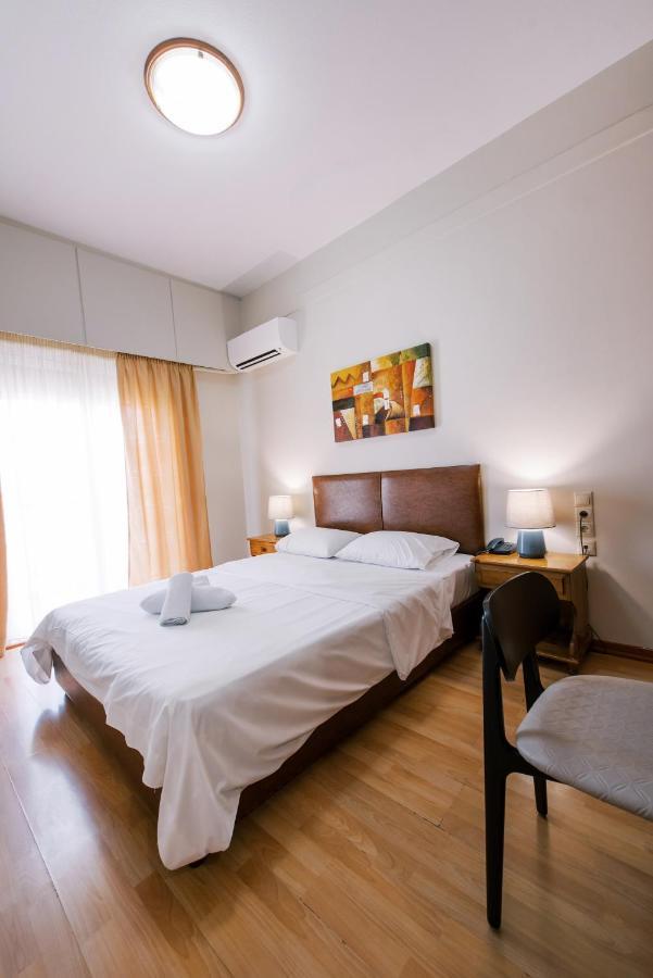 Hotel Cronos Arta Bagian luar foto