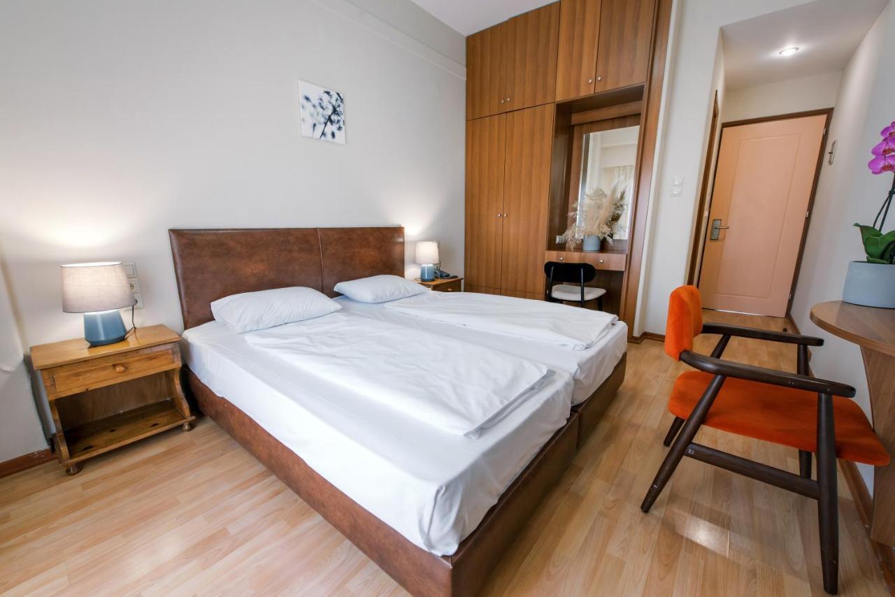 Hotel Cronos Arta Bagian luar foto