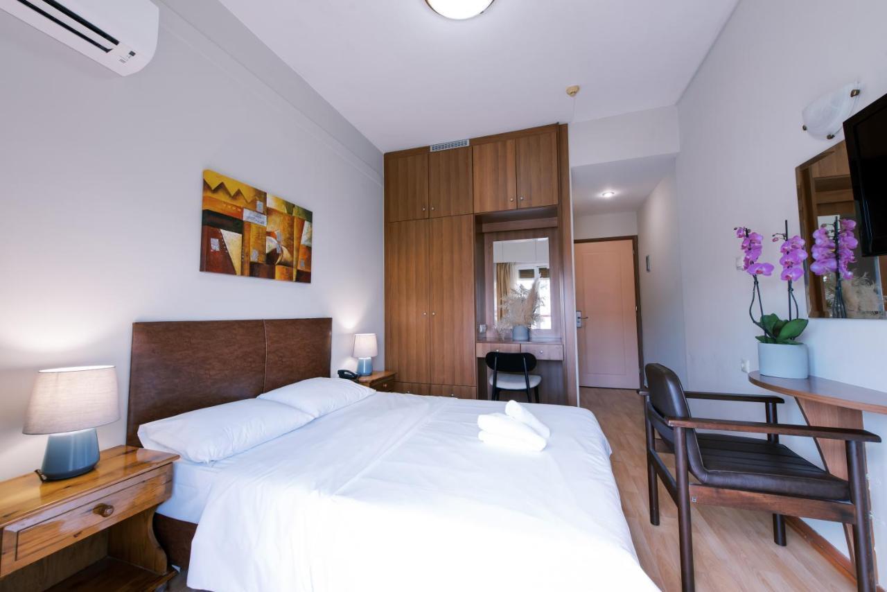 Hotel Cronos Arta Bagian luar foto