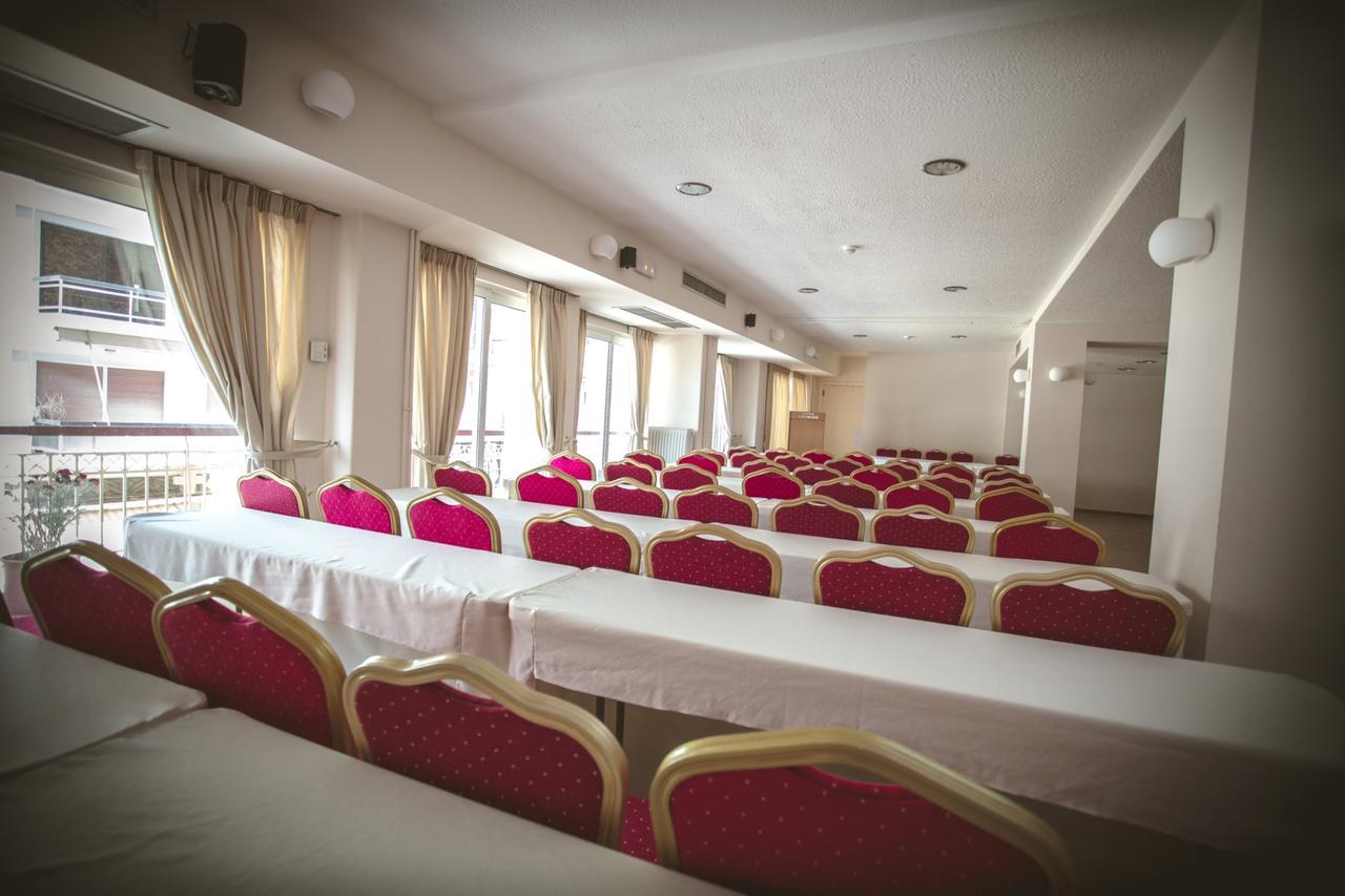 Hotel Cronos Arta Bagian luar foto